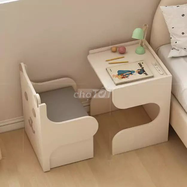 Bàn học trẻ em Gỗ MDF 60x60 cm. Mua bán Bàn ghế tại Quận 7 Tp Hồ Chí Minh được đăng bởi Hoàng Thanh hình 1