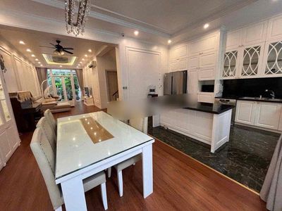 Biệt thự 140 m² · 4 PN · Phố Phú Thượng