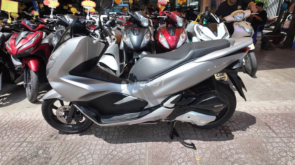Honda PCX 125 màu Bạc. Mua bán Xe máy tại Quận Phú Nhuận Tp Hồ Chí Minh được đăng bởi Thanh Hùng xebachin  hình 5