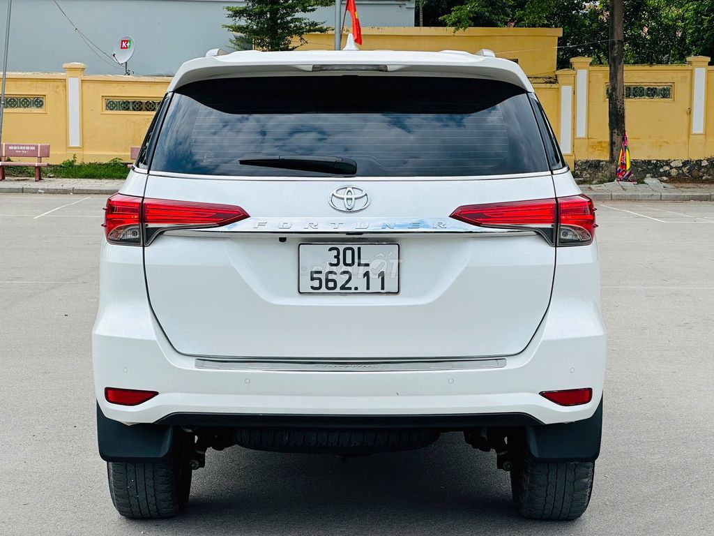 Toyota Fortuner 2021 2.4G máy dầu 7 chỗ Form mới. Mua bán Ô tô tại Quận Thanh Xuân Hà Nội được đăng bởi Vạn Phát  Auto hình 5