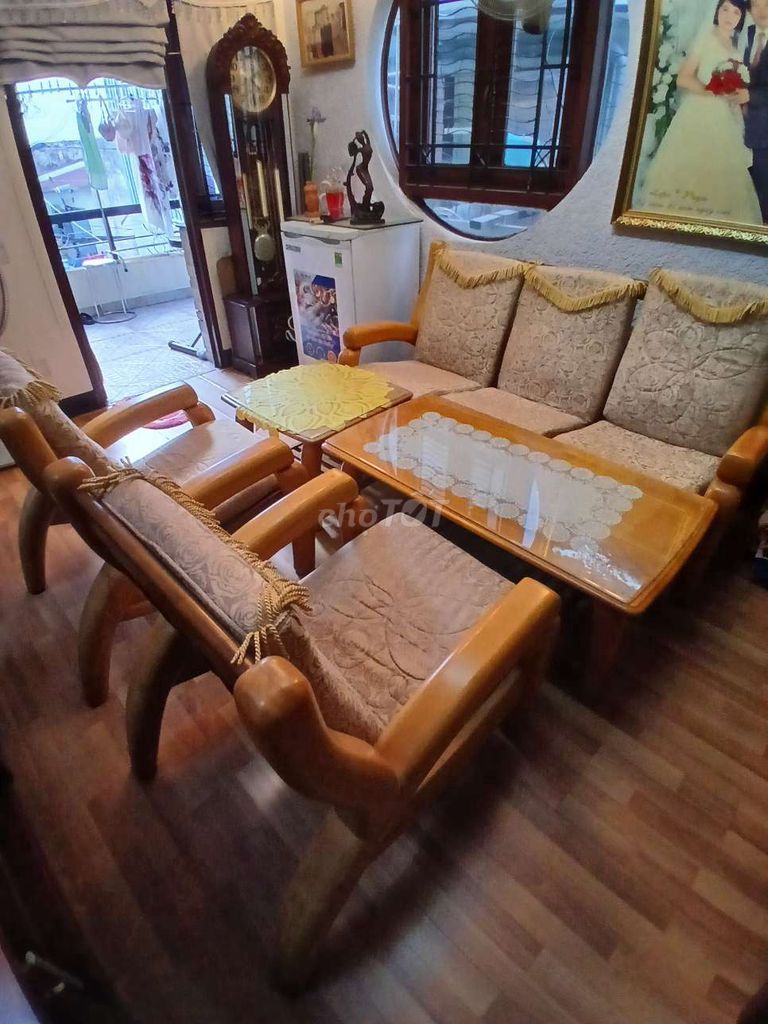 Bộ bàn ghế gỗ Nâu 1 ghế dài, 2 ghế ngắn, 2 bàn. Mua bán Bàn ghế tại Quận Gò Vấp Tp Hồ Chí Minh được đăng bởi a loc  hình 1