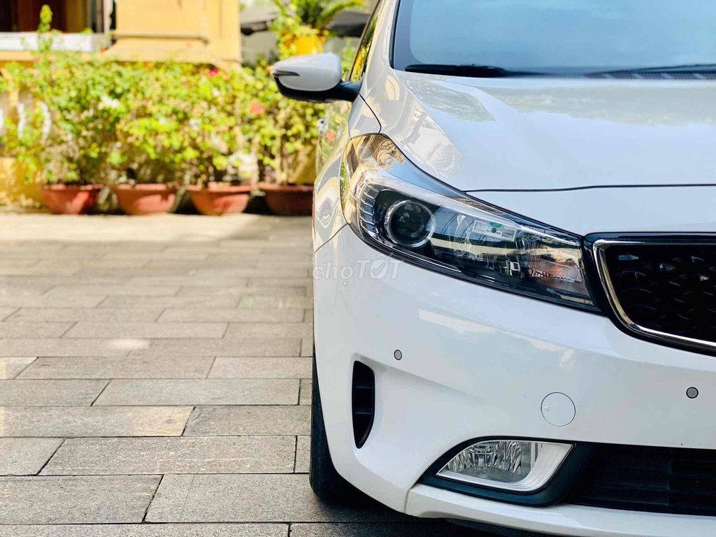 Kia Cerato 2018 1.6AT Trắng Odo 7v Cực Đẹp Giá Tốt. Mua bán Ô tô tại Thành phố Dĩ An Bình Dương được đăng bởi Trương Công Lý hình 4