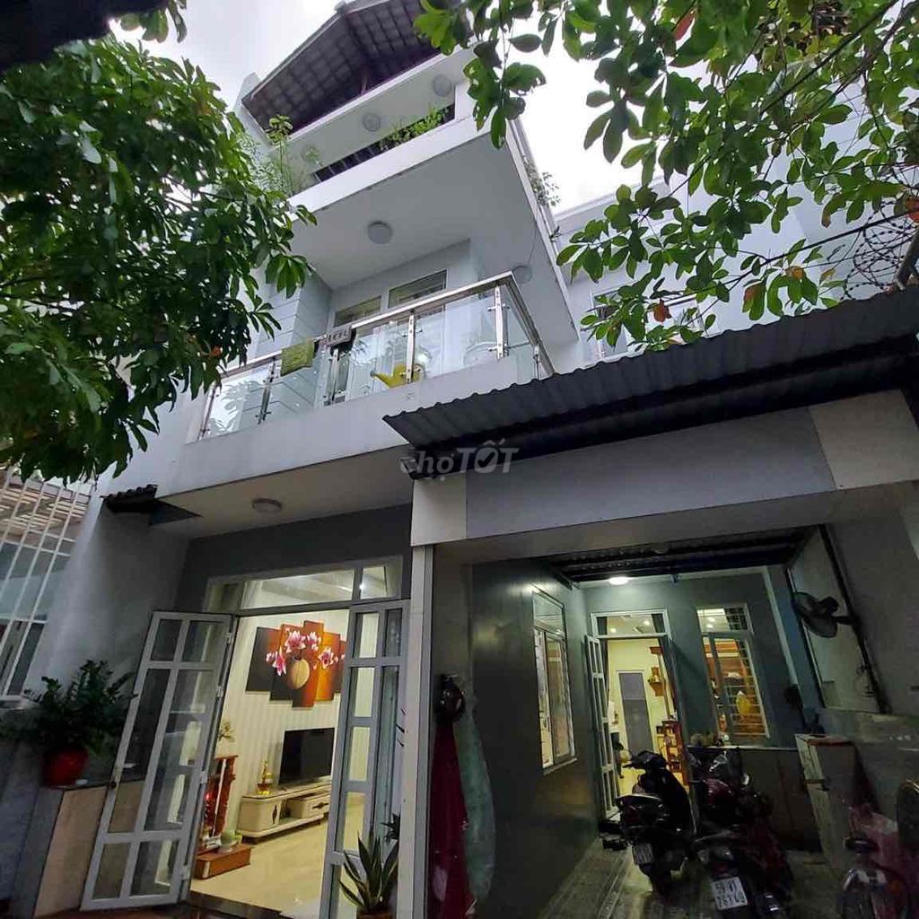 Biệt Thự mini Giá như nhà phố dt: 7x20m, Sân xe hơi, Gần UB phường.