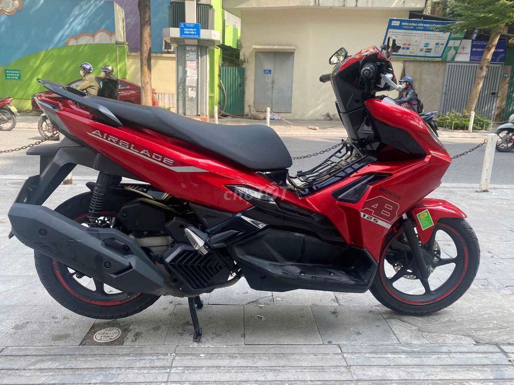 Honda AirBlade 125 2023 Đỏ đen 18000 km. Mua bán Xe máy tại Quận Hoàn Kiếm Hà Nội được đăng bởi minh hằng hình 9