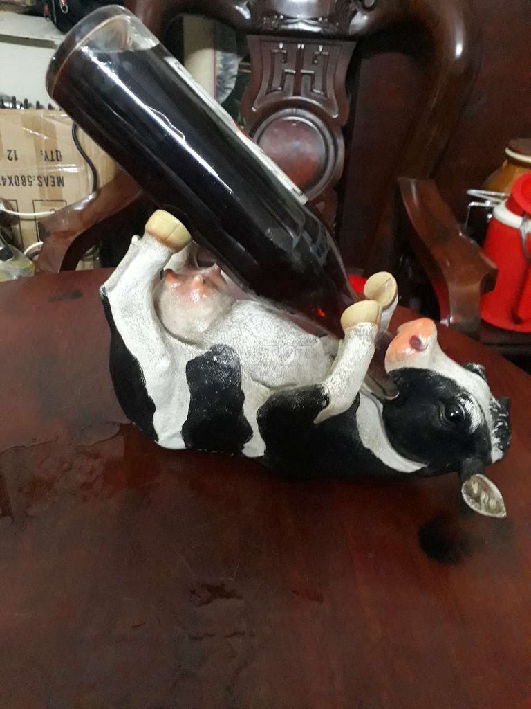 Con bò sữa và con gà ôm chai rượu. Mua bán Cây cảnh, đồ trang trí tại Quận 1 Tp Hồ Chí Minh được đăng bởi chi nguyen hình 4