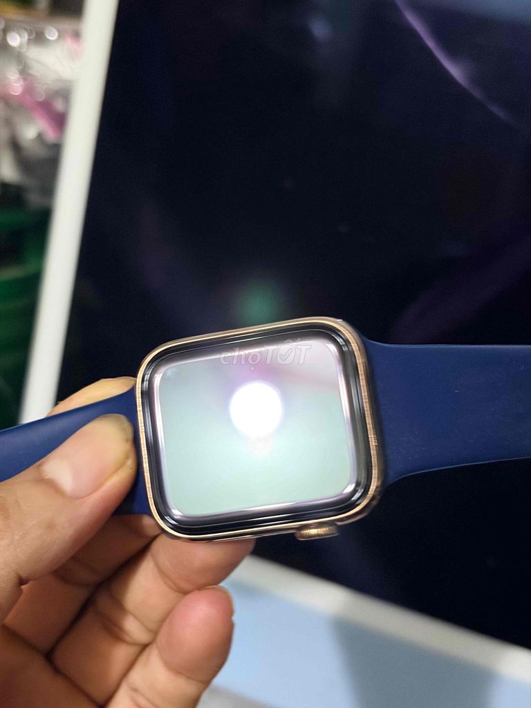 Apple Watch Series 4 Vàng hồng. Mua bán Thiết bị đeo thông minh tại Quận Ninh Kiều Cần Thơ được đăng bởi H69 Mặc Là Mát hình 1