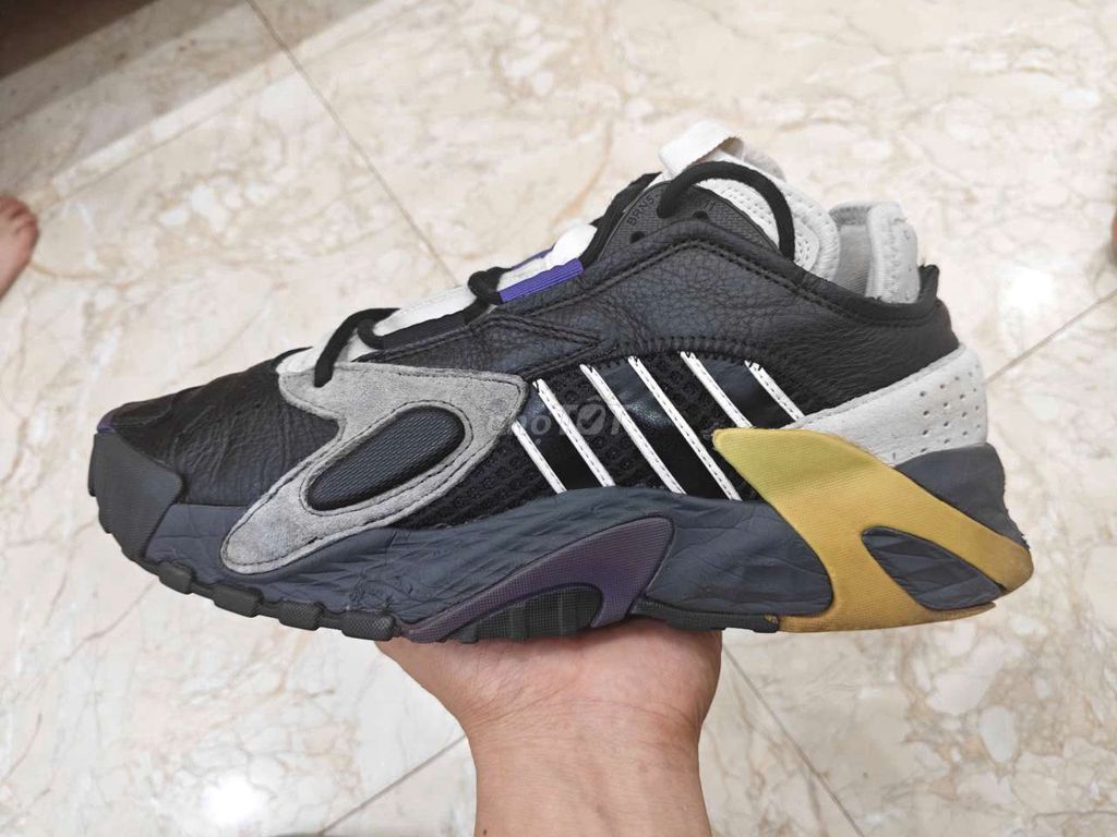 Giày thể thao Adidas Da size 42. Mua bán Giày dép tại Huyện Đan Phượng Hà Nội được đăng bởi John Phạm Chuyên Giày 2hand hình 1