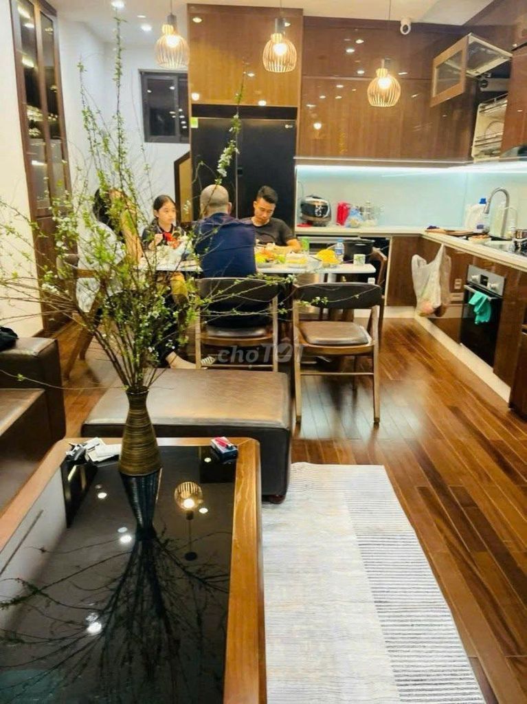 Bán nhà Phố Trạm, Long Biên, 47m², ô tô đỗ cổng
