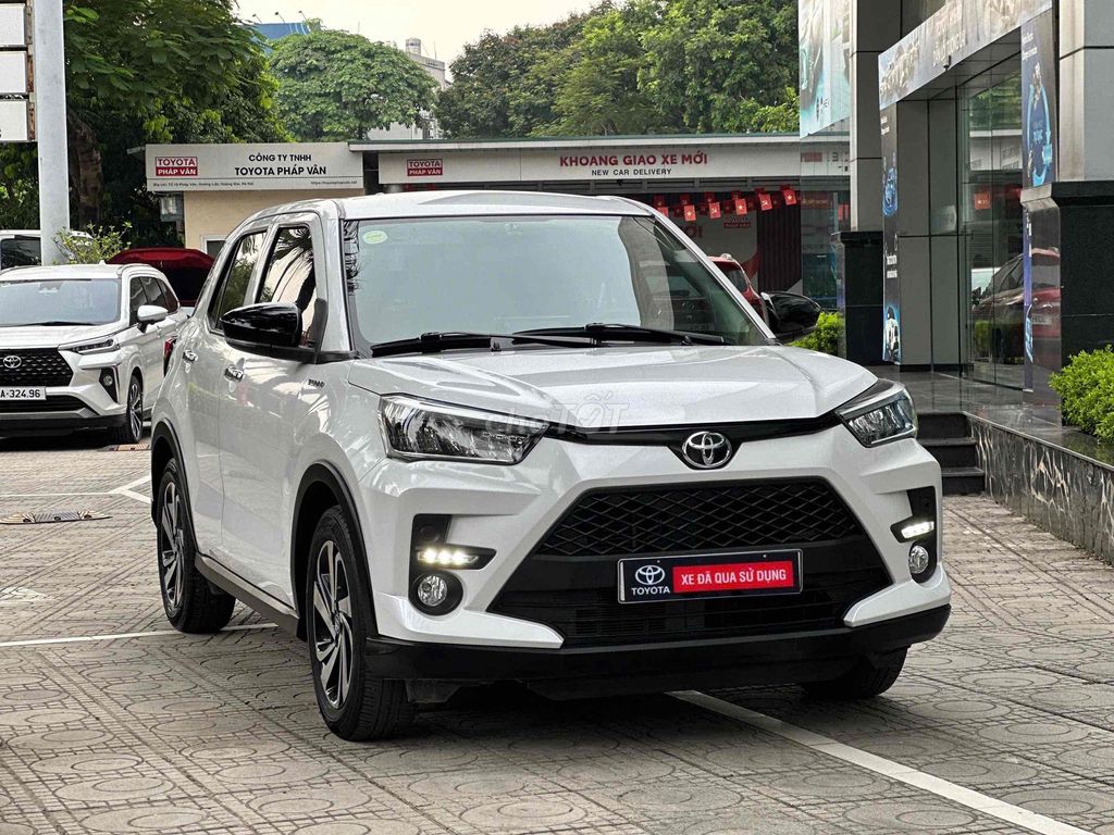 Toyota Raize 2023 Белая жемчужина Спорт