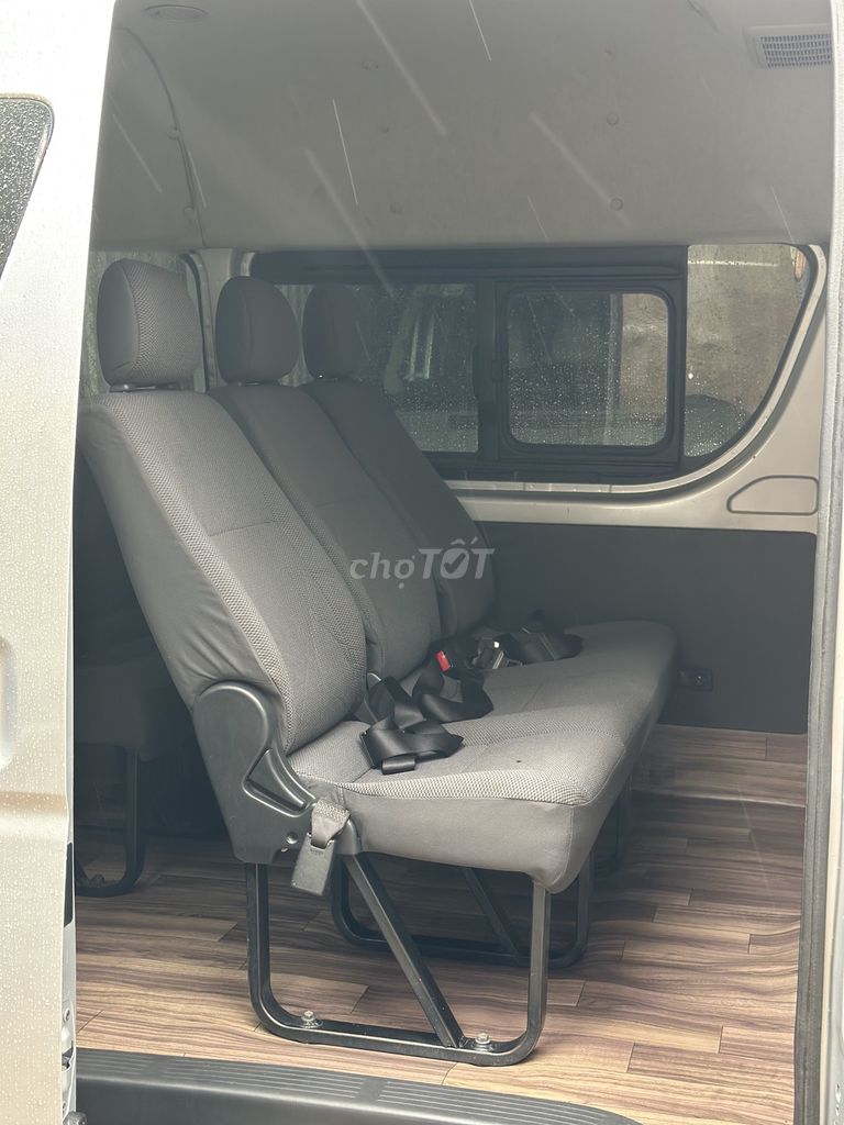 Toyota Hiace 2017 máy dầu Nhập Nhật còn rất đẹp.. Mua bán Ô tô tại Quận Bình Tân Tp Hồ Chí Minh được đăng bởi Quốc Phú hình 4
