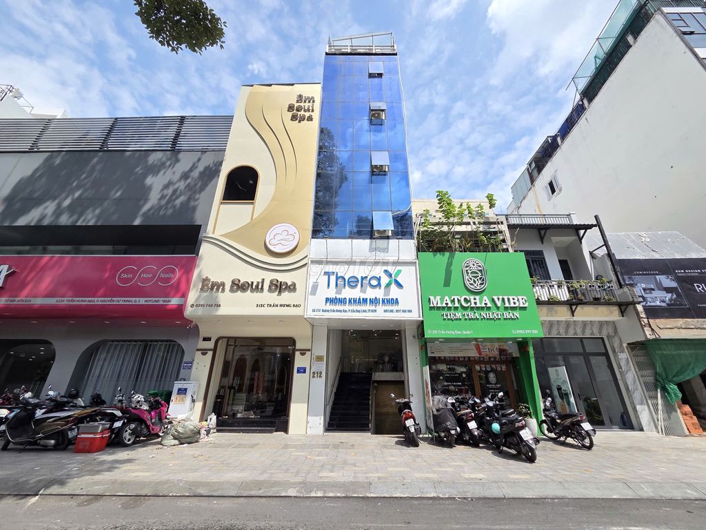 Rent · 5 bd · 66 м² · Quận 1, ул. Đường Trần Hưng Đạo
