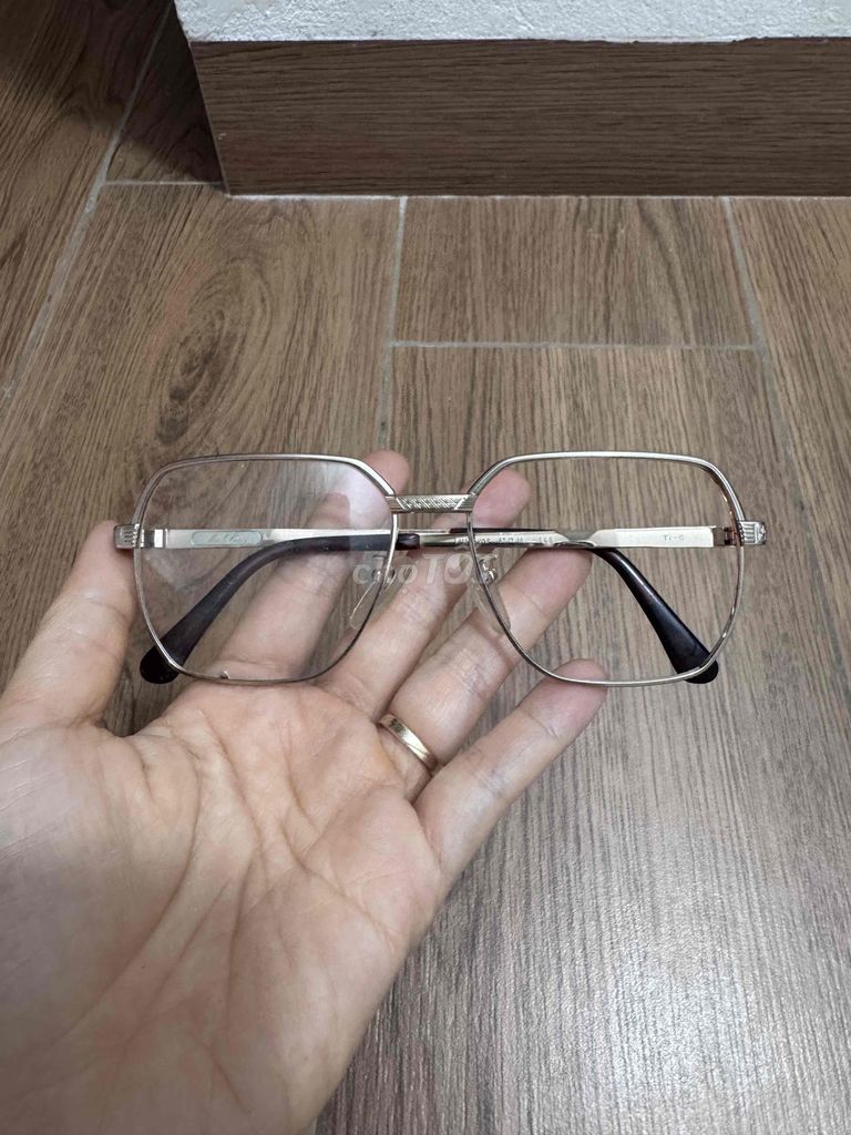 Gọng kính Titan bọc vàng Nhật Bản. Mua bán Phụ kiện thời trang khác tại Huyện Thanh Trì Hà Nội được đăng bởi Nguyễn dung hình 1