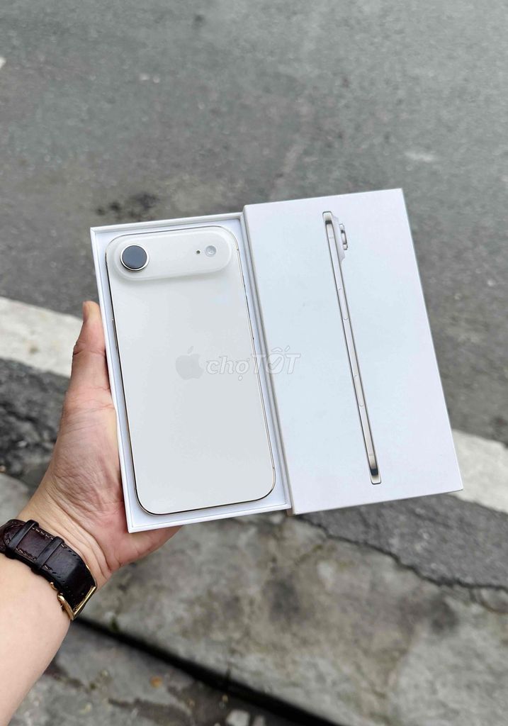 iPhone 17 Air 256GB VN Gold Fullbox TGDD Như mới. Mua bán Điện thoại tại Quận Đống Đa Hà Nội được đăng bởi Lâm Bảo Tuyên hình 1