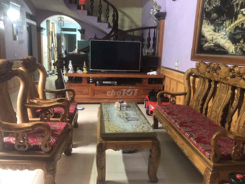 Bộ bàn ghế Gỗ Nâu 6 món đã dùng. Mua bán Bàn ghế tại Huyện Bình Giang Hải Dương được đăng bởi Phạm Gia Tuấn Anh hình 1