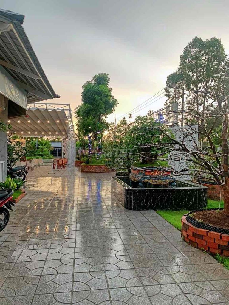 Tuyển Nhân Viên Phục Vụ  Có Kinh Nghiệm