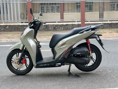 HONDA SH160 BAO HỒ SƠ – LƯỚT 12.000KM – CHÍNH. Mua bán Xe máy tại Thị xã Tân Uyên Bình Dương được đăng bởi Hồ Hoàng Cảnh  