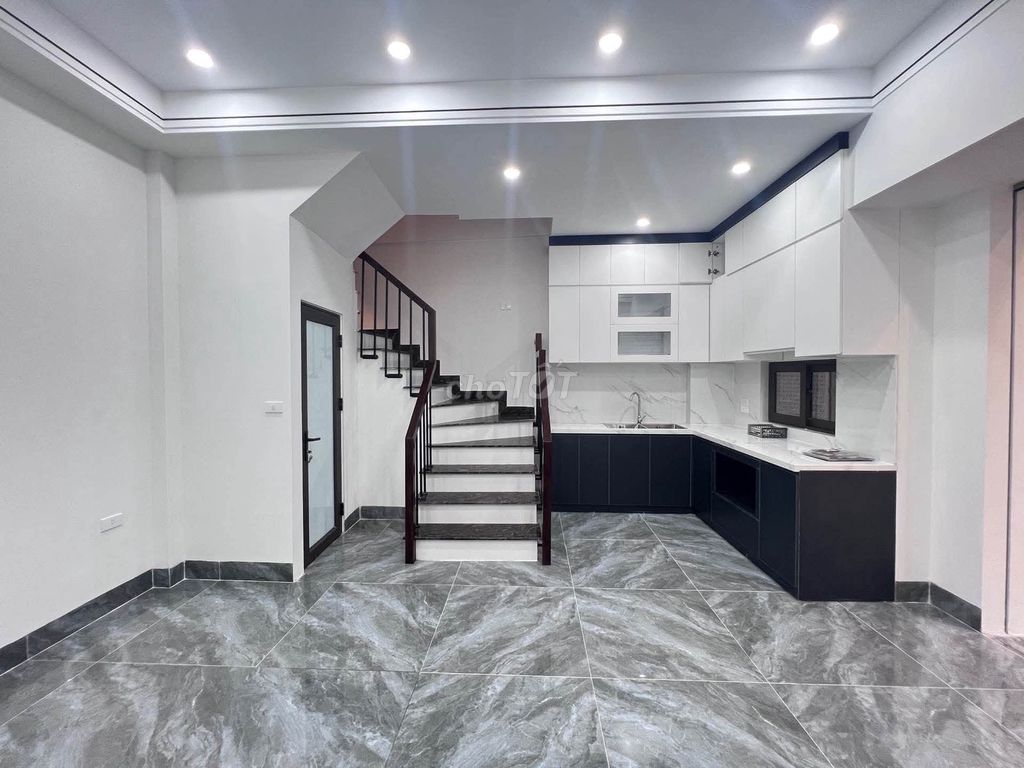 Bán nhà Ô Cách – Việt Hưng, nhà mới full nội thất