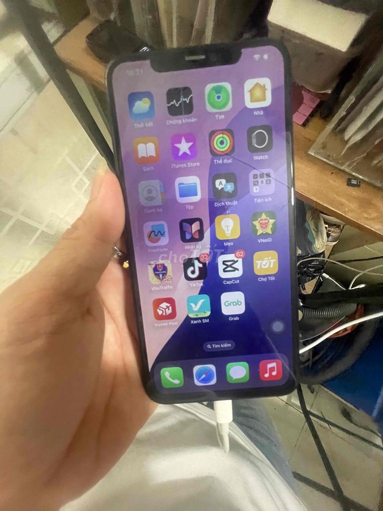 Apple iPhone 11 Pro Max Xám. Mua bán Điện thoại tại Quận Thanh Xuân Hà Nội được đăng bởi Anh Đức hình 1
