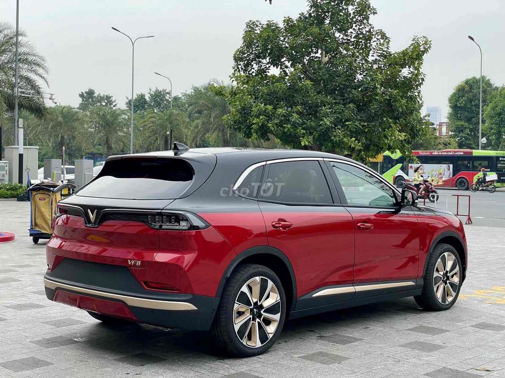 VinFast VF8 Đỏ Đen Săn Xe Giao Ngay Giá Tốt. Mua bán Ô tô tại Quận Hai Bà Trưng Hà Nội được đăng bởi Hoàng Anh Vinfast hình 3