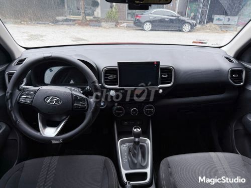 Hyundai Venue 1.0 Turbo Стандарт 2025 3000 км Красный