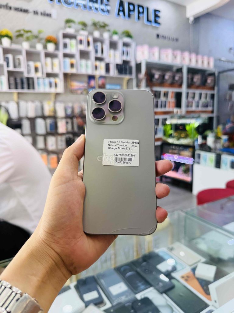 iPhone 15 Pro Max full zin nguyên bản 100% ngon. Mua bán Điện thoại tại Quận Hải Châu Đà Nẵng được đăng bởi Hoàng Táo 273 Nguyễn Hoàng Đà Nẵng hình 1