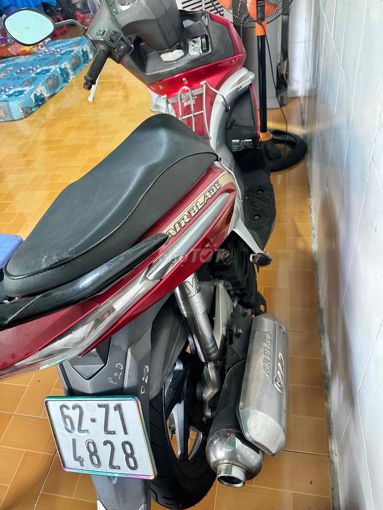Honda Air Blade 2010 Đỏ. Mua bán Xe máy tại Huyện Hóc Môn Tp Hồ Chí Minh được đăng bởi Khanh Nhựt hình 3