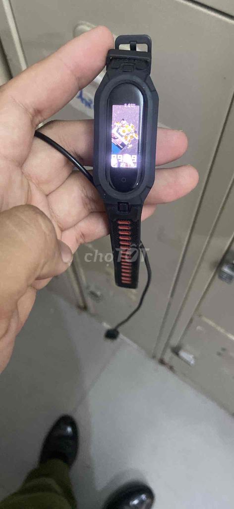 dư còn miband 5 cần bán