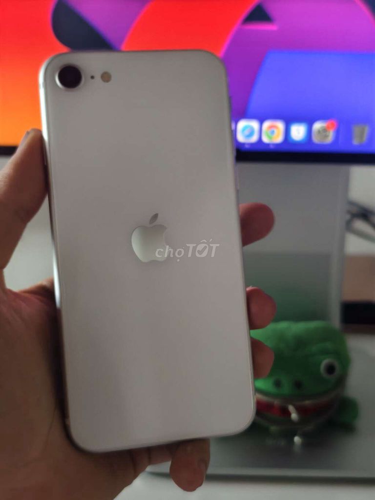 Apple iPhone SE 2020 Quốc Tế 2 sim, Pin new 100%. Mua bán Điện thoại tại Quận Liên Chiểu Đà Nẵng được đăng bởi Minh Hiệp CócXanhMobile hình 1