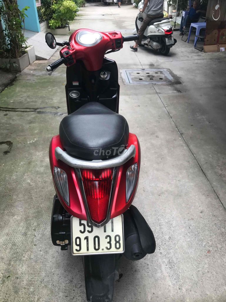 Скутер Yamaha Nozza красный