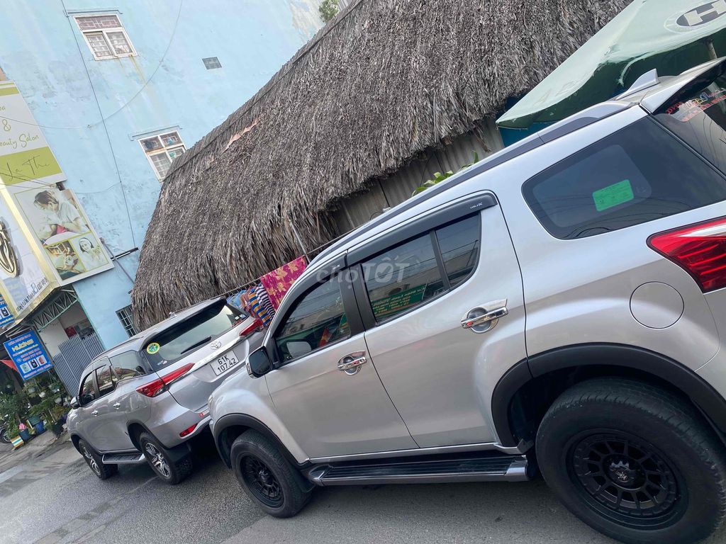 Isuzu Mu X 2019 1.9 4X2 AT - 11900 km. Mua bán Ô tô tại Thành phố Thuận An Bình Dương được đăng bởi Nhật Nam hình 5