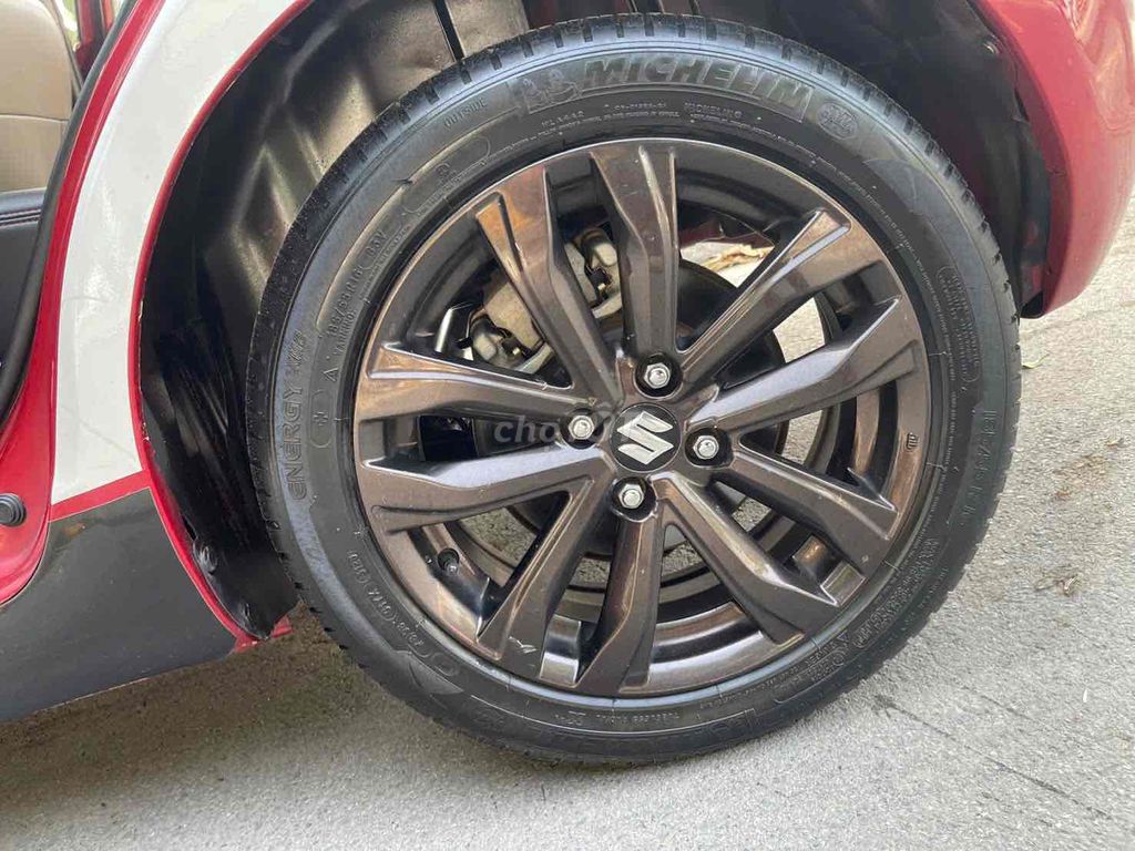 Bán xe swift sx 2017RS logo vàng 4ABS suất sắc. Mua bán Ô tô tại Huyện Đông Anh Hà Nội được đăng bởi Mo Na Co hình 12