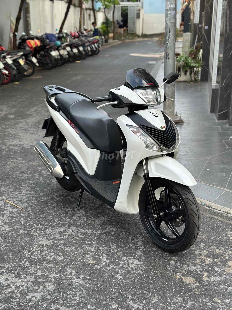 Honda SH 125cc 2014 г.в. Смарт-ключ, документы на владельца