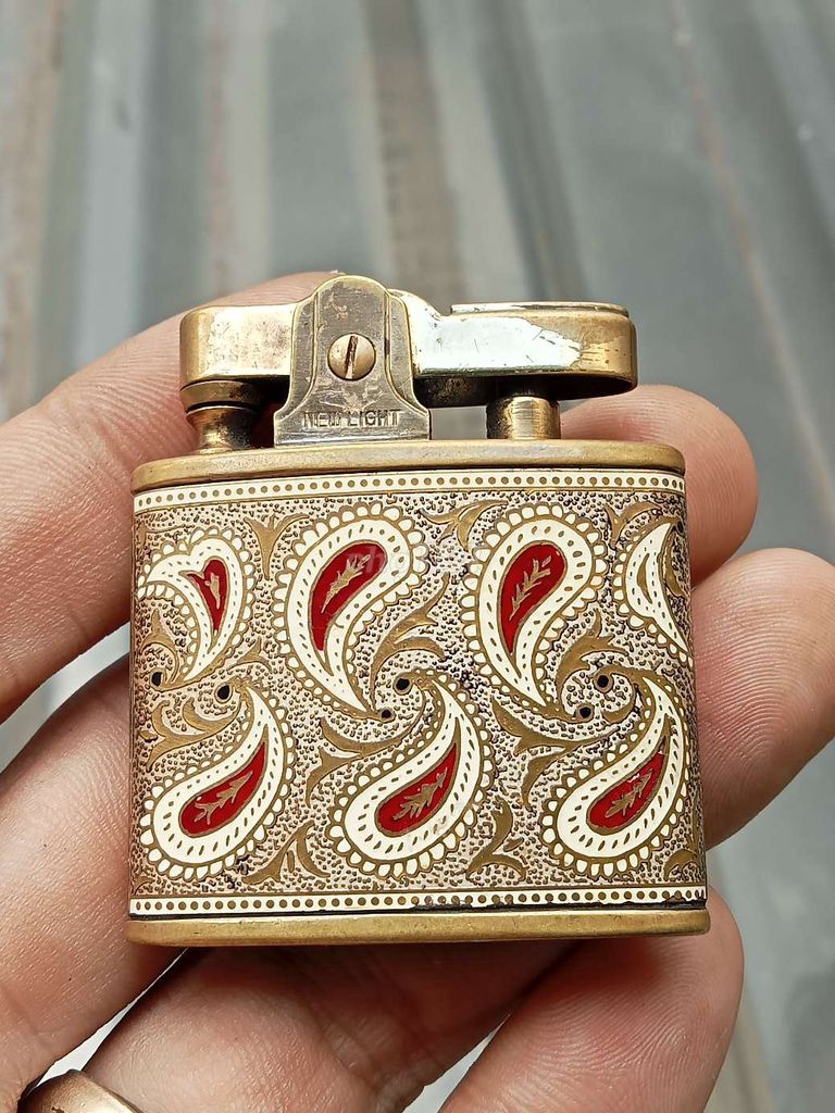 Bật lửa NewLight Đồng thau Vàng. Mua bán Đồ sưu tầm, đồ cổ tại Quận Bình Tân Tp Hồ Chí Minh được đăng bởi Tiến 2nd hình 1