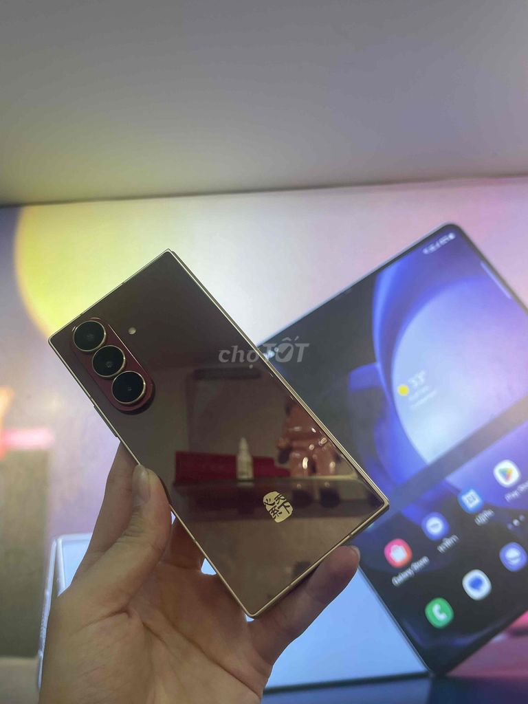Samsung ZFold7 lên vỏ W26 512GB Vàng đồng Like New. Mua bán Điện thoại tại Quận 3 Tp Hồ Chí Minh được đăng bởi Anh Tuấnnn Mobile hình 1