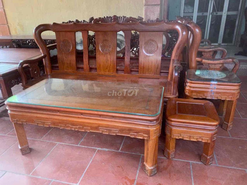 Bộ bàn ghế Gỗ Nâu 6 món. Mua bán Bàn ghế tại Huyện Đông Anh Hà Nội được đăng bởi Đỗ Hào Quang hình 1