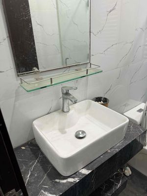 Nhà phố đẹp , sát uỷ ban tt bến lức 225 m