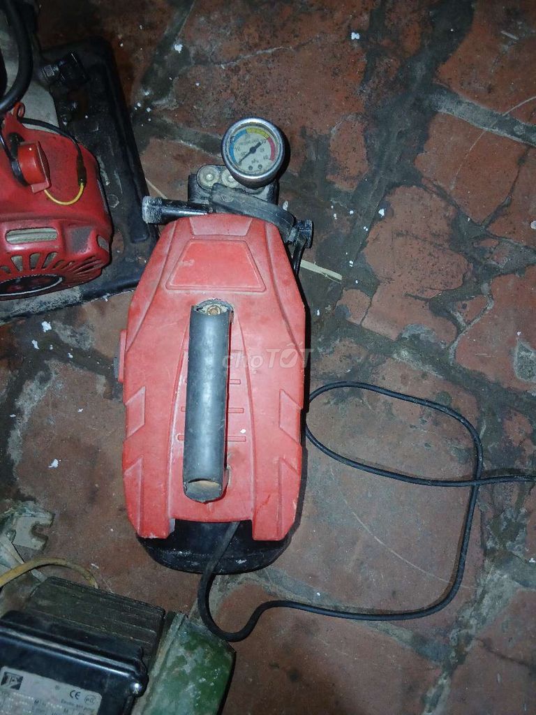 Máy bơm nước Đỏ. Mua bán Đồ chuyên dụng, Giống nuôi trồng tại Huyện Phúc Thọ Hà Nội được đăng bởi tuấn anh đoàn hình 1