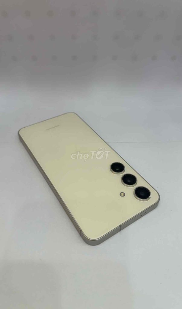 Samsung S24 256GB Vàng. Mua bán Điện thoại tại Thị xã Tân Uyên Bình Dương được đăng bởi Anh Le hình 1