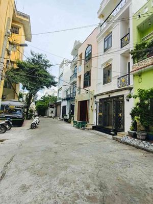 Mặt tiền đường Bùi Minh Trực, Q.8, ngang 4.5m, 4 tầng, giá 9,4 tỷ 