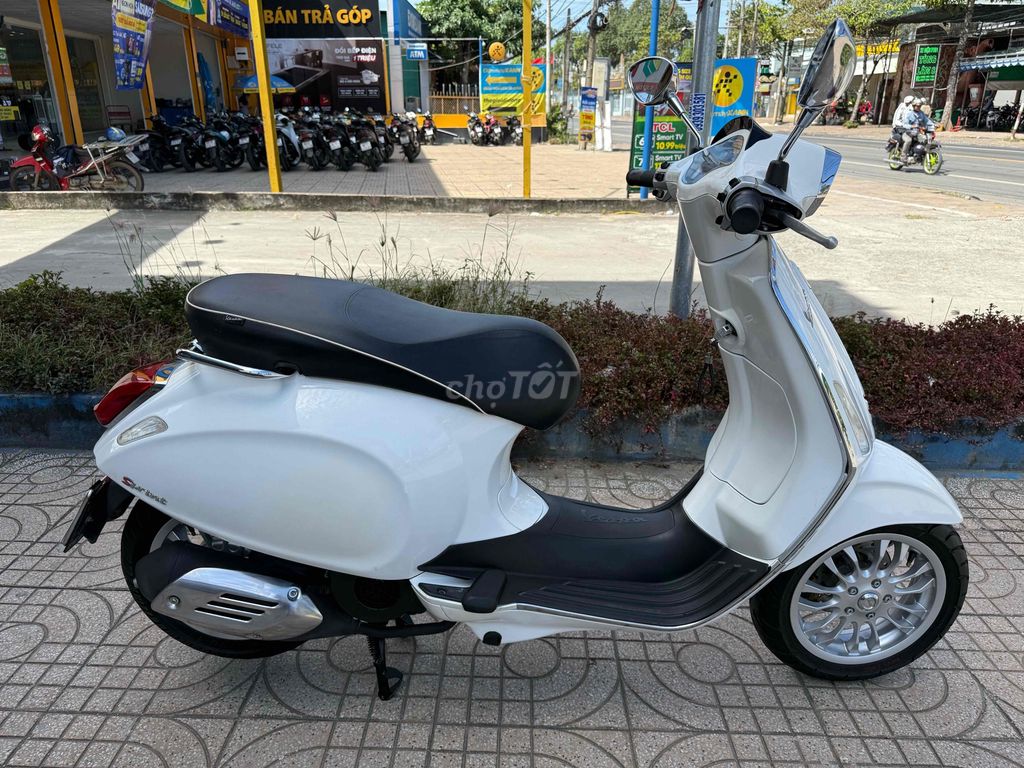 Piaggio Vespa Sprint 2015 Trắng Led như mới. Mua bán Xe máy tại Quận Ô Môn Cần Thơ được đăng bởi Trần Tùng hình 10