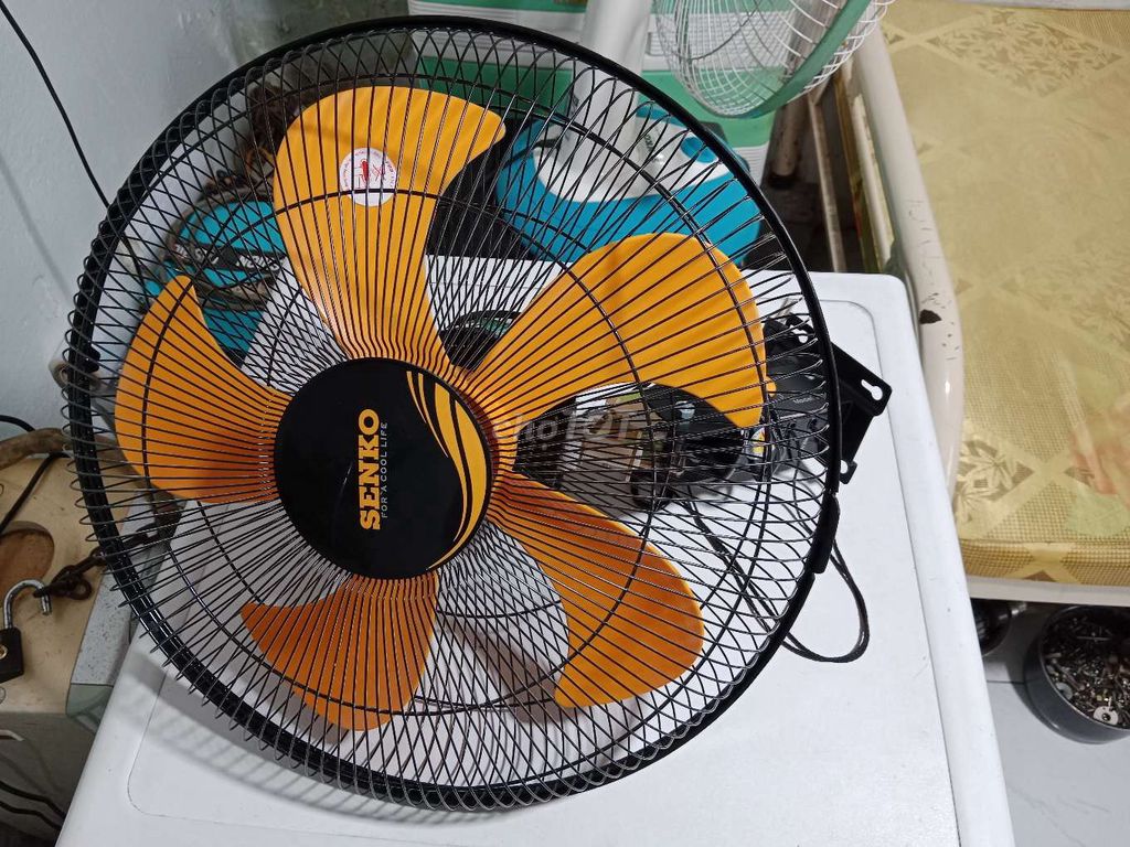 Quạt treo tường. Mua bán Quạt tại Quận Tân Phú Tp Hồ Chí Minh được đăng bởi Rồng Vàng 8386 hình 1
