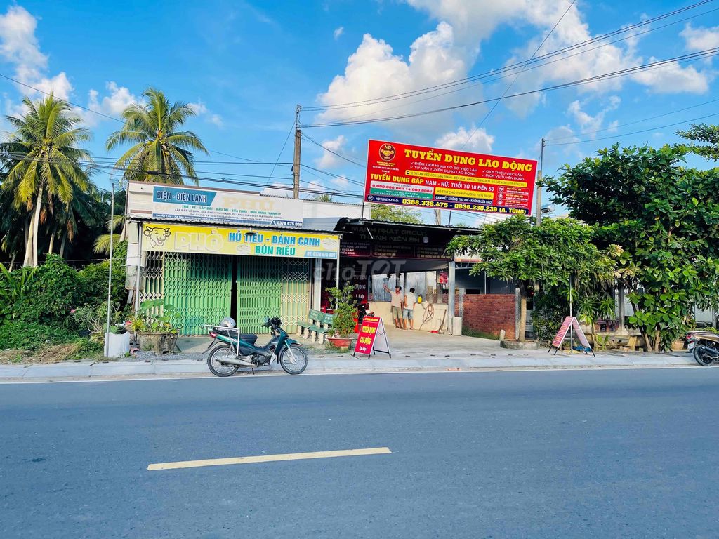 SANG LẠI NHÀ CẤP 4 MT QUỐC LỘ 53- NGAY CHỢ, TRƯỜNG HỌC- DÂN ĐÔNG KÍN