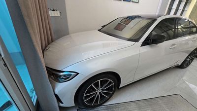 BMW 3 Series 2021 - 28000 km. Mua bán Ô tô tại Quận 12 Tp Hồ Chí Minh được đăng bởi bannhaxinh