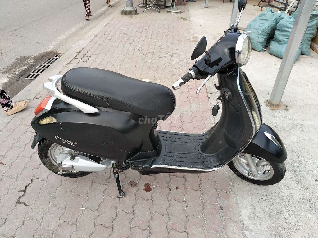Xe máy điện Vespa màu Đen. Mua bán Xe điện tại Huyện Bình Chánh Tp Hồ Chí Minh được đăng bởi Nguyễn Thạnh hình 2