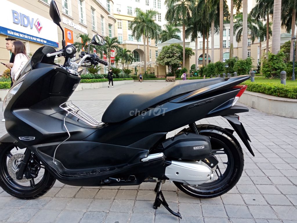 HONDA PCX 125 MÀU ĐEN NHÁM  BAO ZIN BAO CHẤT. Mua bán Xe máy tại Quận Nam Từ Liêm Hà Nội được đăng bởi THANH BÌNH hình 4