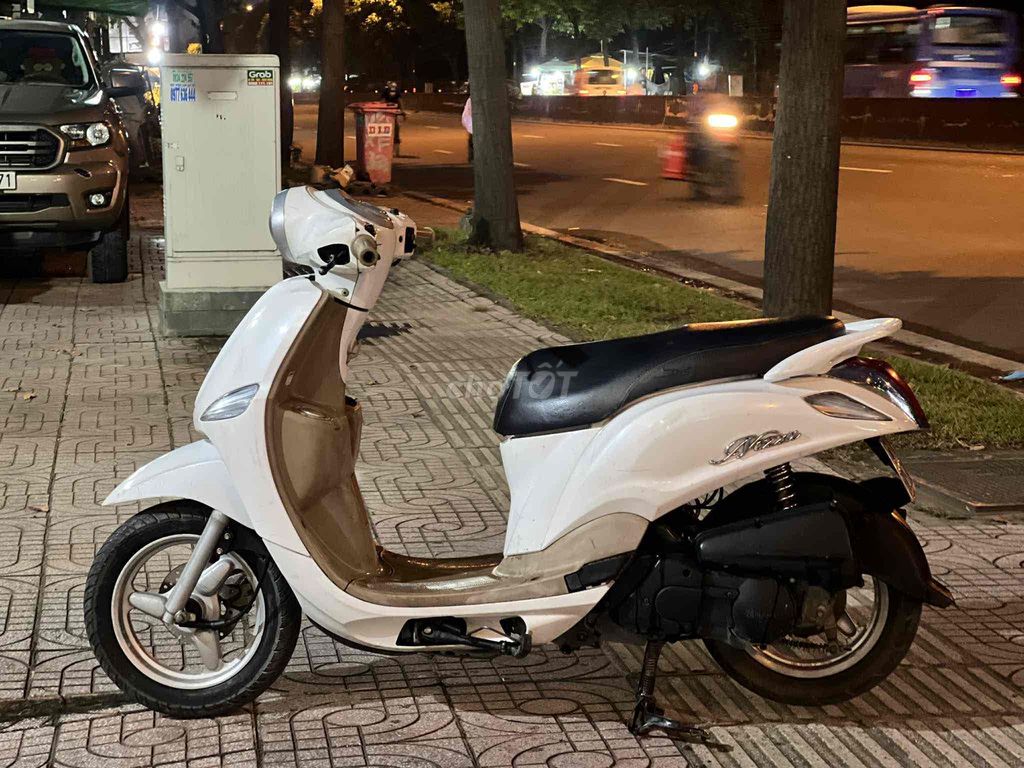 Yamaha Zoza 2011 màu trắng đen len ken mới 90%. Mua bán Xe máy tại Thành phố Thủ Đức Tp Hồ Chí Minh được đăng bởi Nguyễn Thanh Bình hình 5
