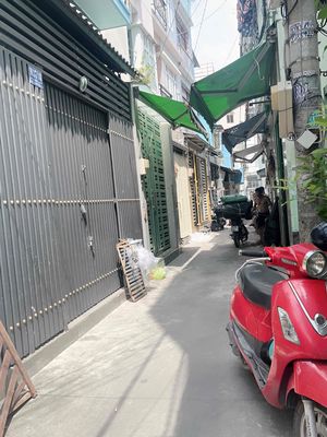 Nhà phố 40 m² · 3 PN · Đường Cư Xá Phú Lâm A