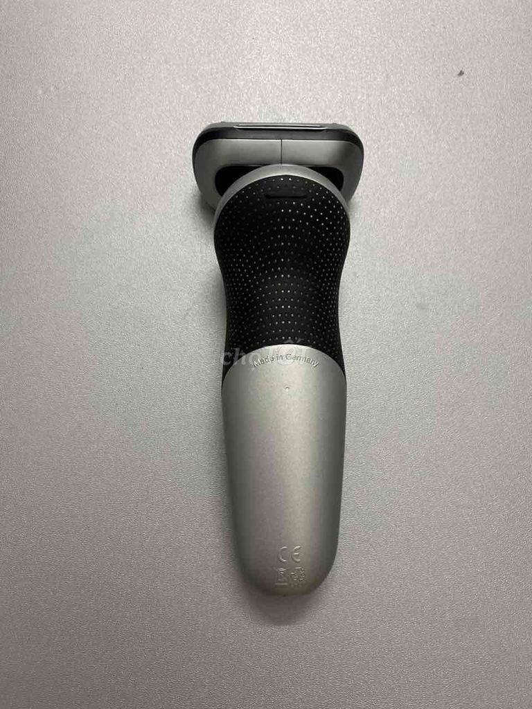 Máy cạo râu Braun S7 kèm cốc rửa