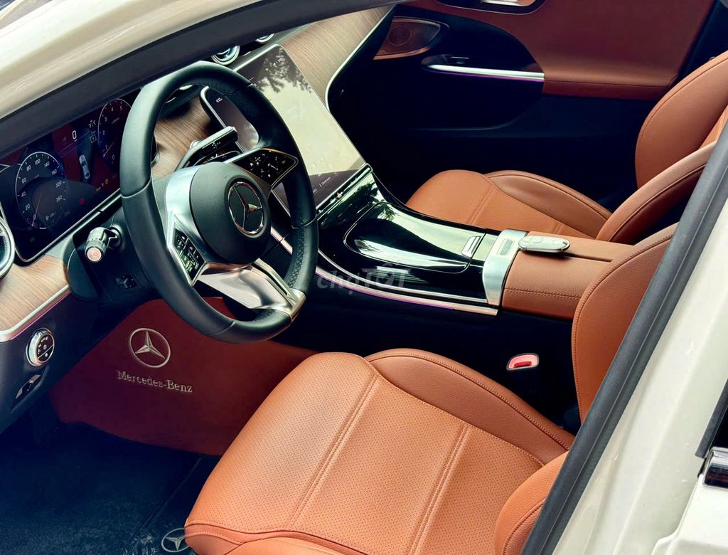 Mercedes Benz C200 Plus 2022 - 15000 km. Mua bán Ô tô tại Quận 1 Tp Hồ Chí Minh được đăng bởi Nguyễn Đang Quế hình 8