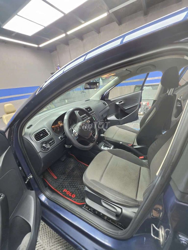 Volkswagen Polo 2014 синий